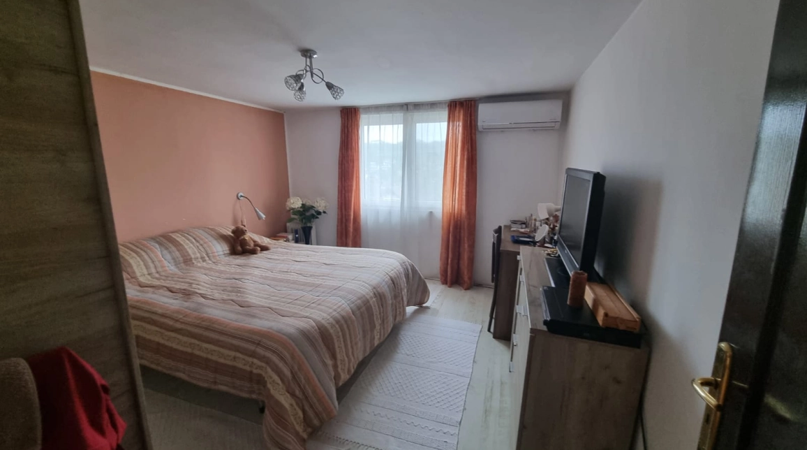 Oferta 7 camere, 240 mp , de vanzare casa in zona Sararie,  dupa spital Arcadia imagine 5