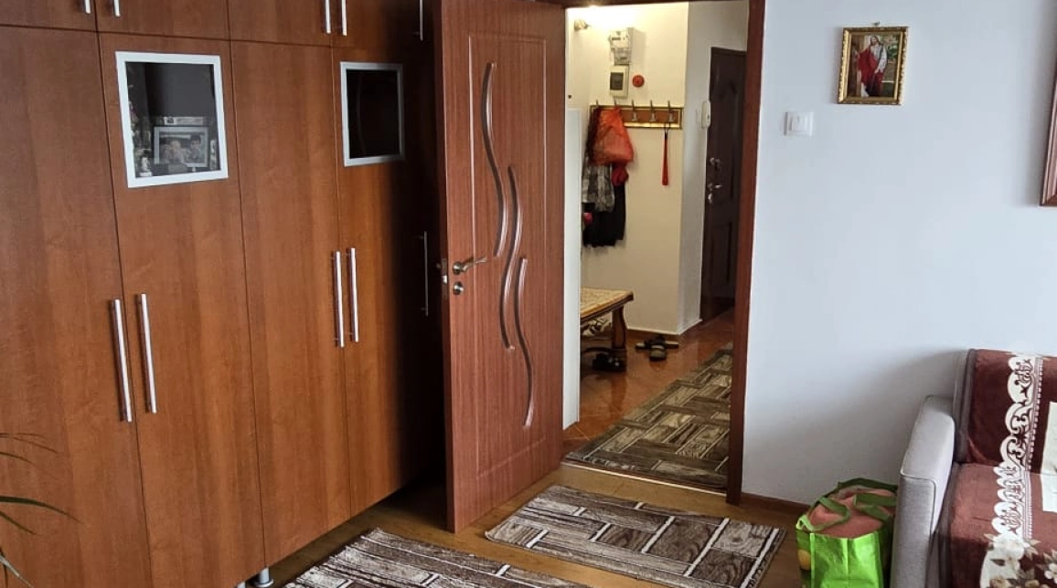 Oferta Apartament, 3 camere, semidecomandat, 65 mp , Podu Ros, de vanzare,  Sensul giratoriu imagine 3