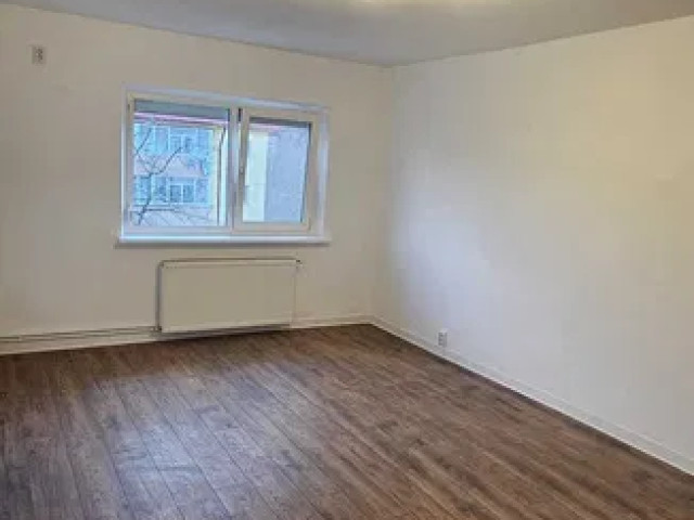 Apartament, 3 camere,  decomandat ,  72 mp , Nicolina, de vanzare,  (Profi Clopotari ) 162306