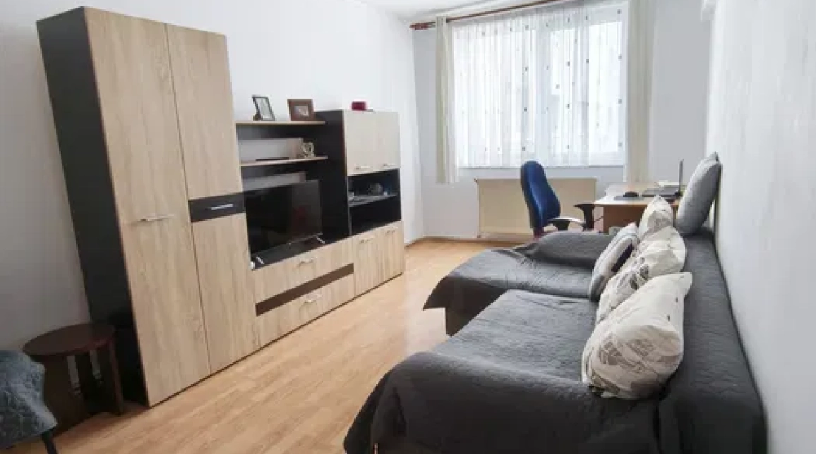 Oferta 3 camere, decomandat, 76 mp , de vanzare apartament in zona Nicolina,  Lidl Poitiers  imagine 1