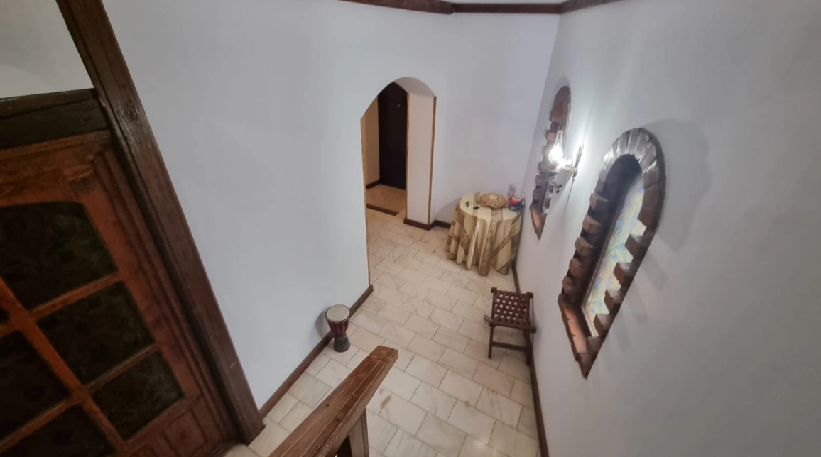 Oferta 7 camere, 240 mp , de vanzare casa in zona Sararie,  dupa spital Arcadia imagine 4
