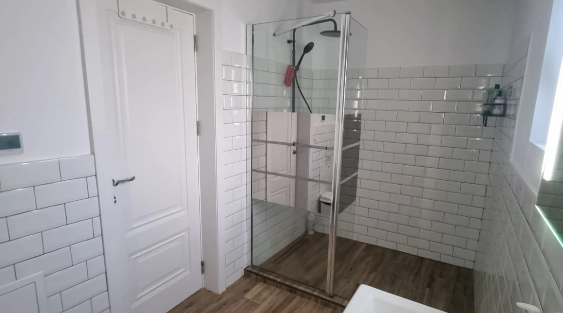 Oferta De vanzare casa, 5 camere, 200 mp , Valea Adanca,  la 200 ml de Aleea Tudor Neculai imagine 3