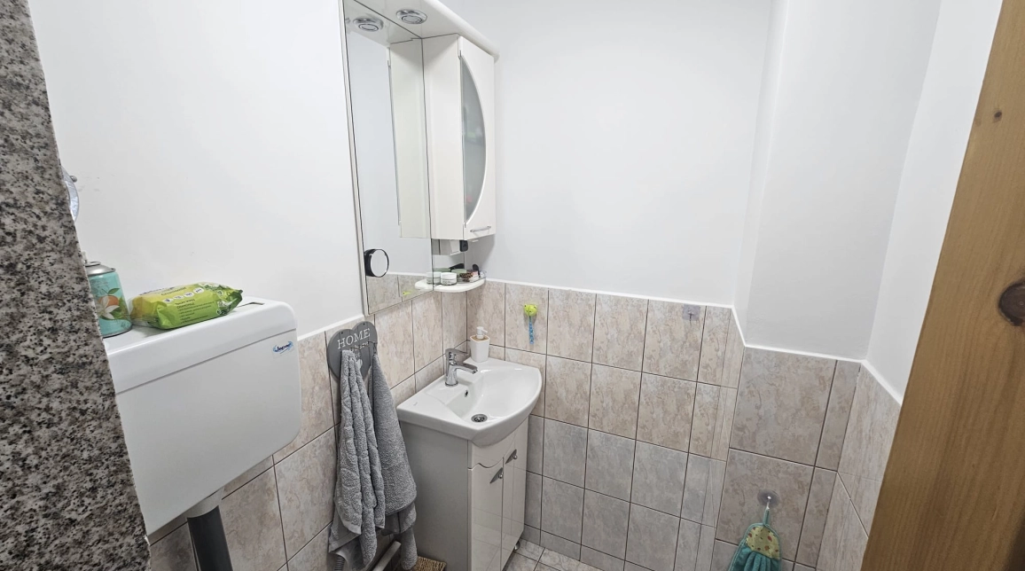 Oferta Apartament, 3 camere, decomandat, 73 mp , Poitiers, de vanzare,  la bulevard imagine 8