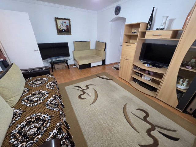 Apartament, 2 camere,  semidecomandat ,  52 mp , Podu Ros, de vanzare,   163001