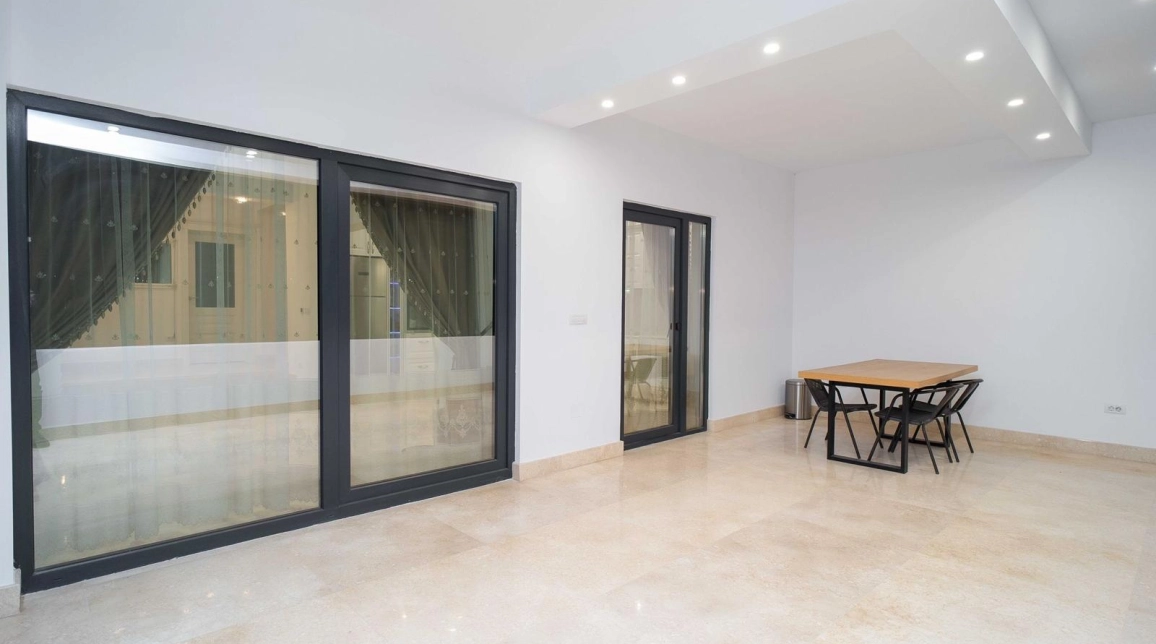 Oferta 6 camere, 245 mp , de vanzare casa in zona Breazu,  La asfalt imagine 13