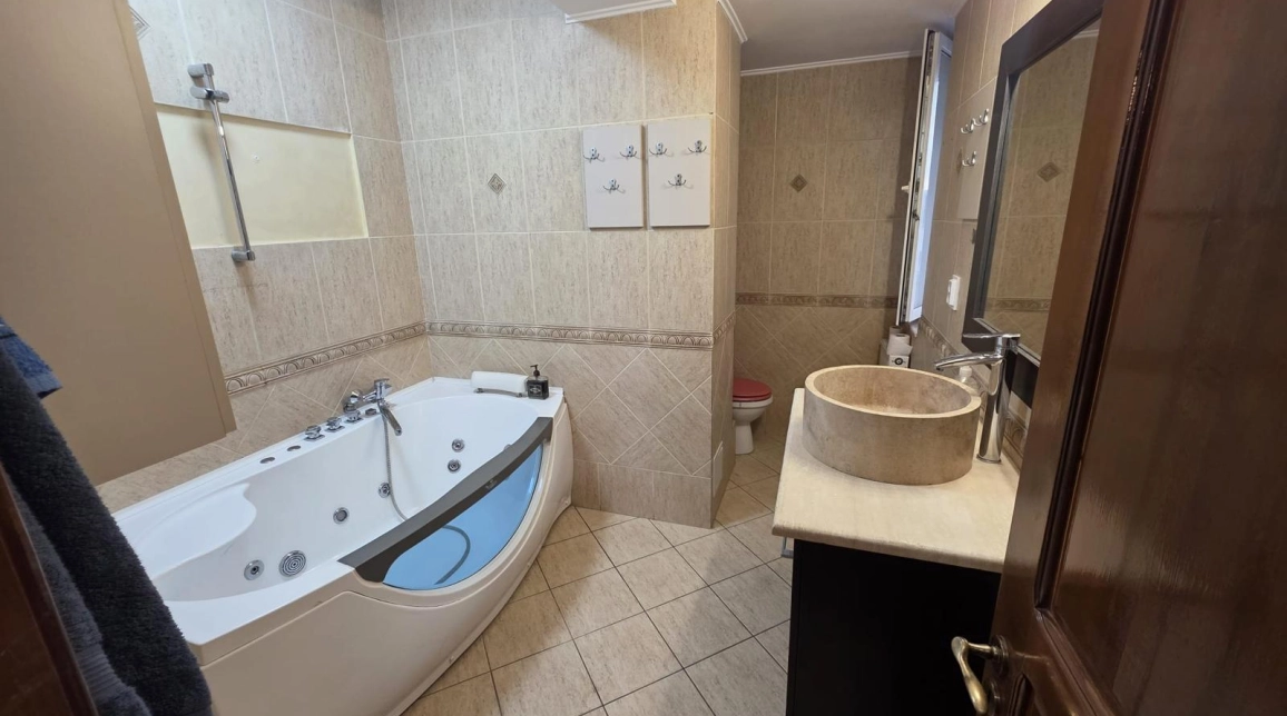 Oferta Apartament, 3 camere, decomandat, 114 mp , Centru, de vanzare,  In spate la Mitropolie imagine 11