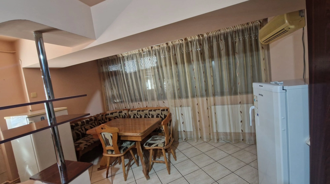 Oferta Nicolina apartament 34 mp , o camera, decomandat, de vanzare,  Pizza Nico la Bulevard imagine 2