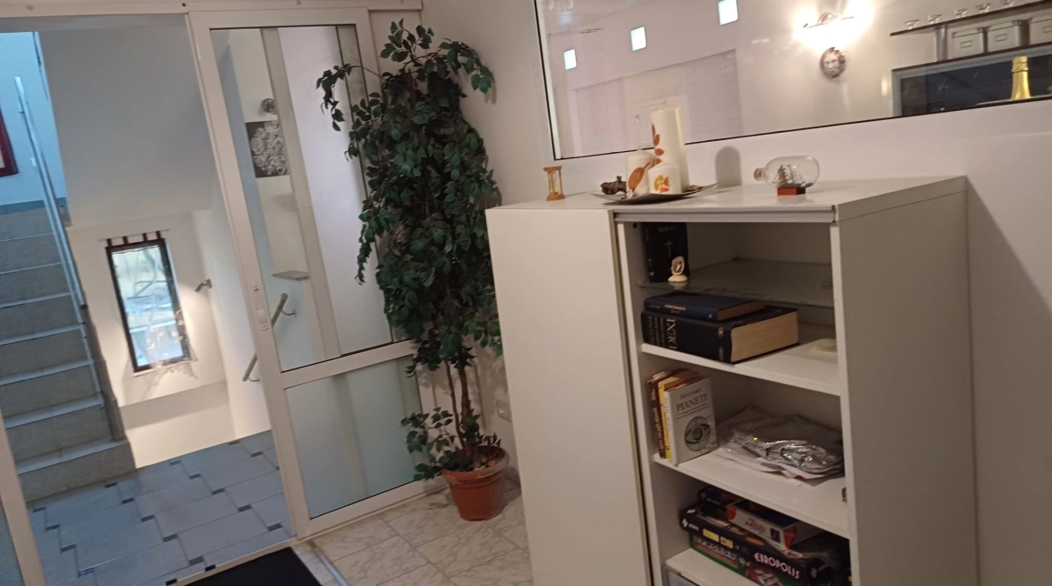 Oferta Casa de vanzare, 4 camere, 299 mp , Breazu,  Rediu  imagine 3