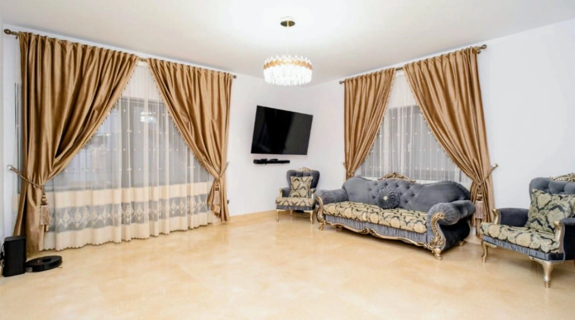 Oferta 6 camere, 245 mp , de vanzare casa in zona Breazu,  La asfalt imagine 2