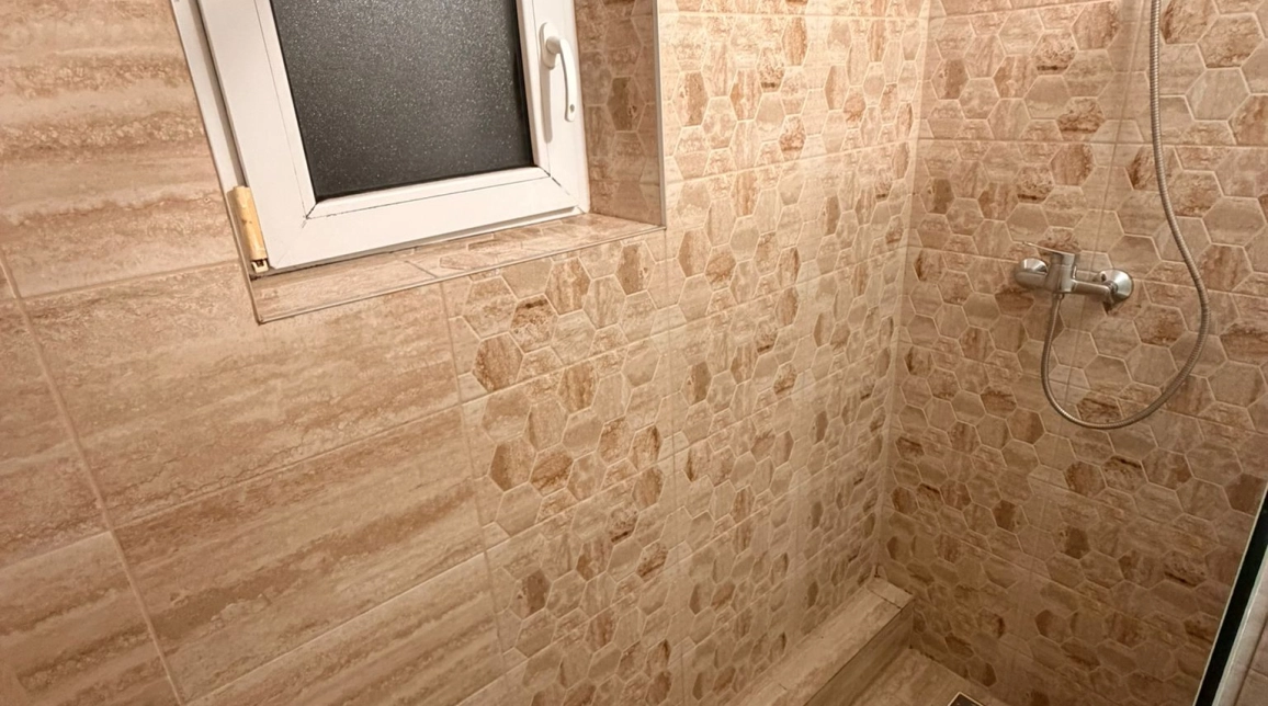 Oferta Dacia apartament 65 mp , 2 camere, decomandat, de vanzare,  Bicaz imagine 6