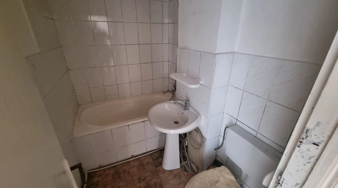 Oferta De vanzare apartament, 2 camere, decomandat, 52 mp , Podu Ros,  Piata Nicolina imagine 9