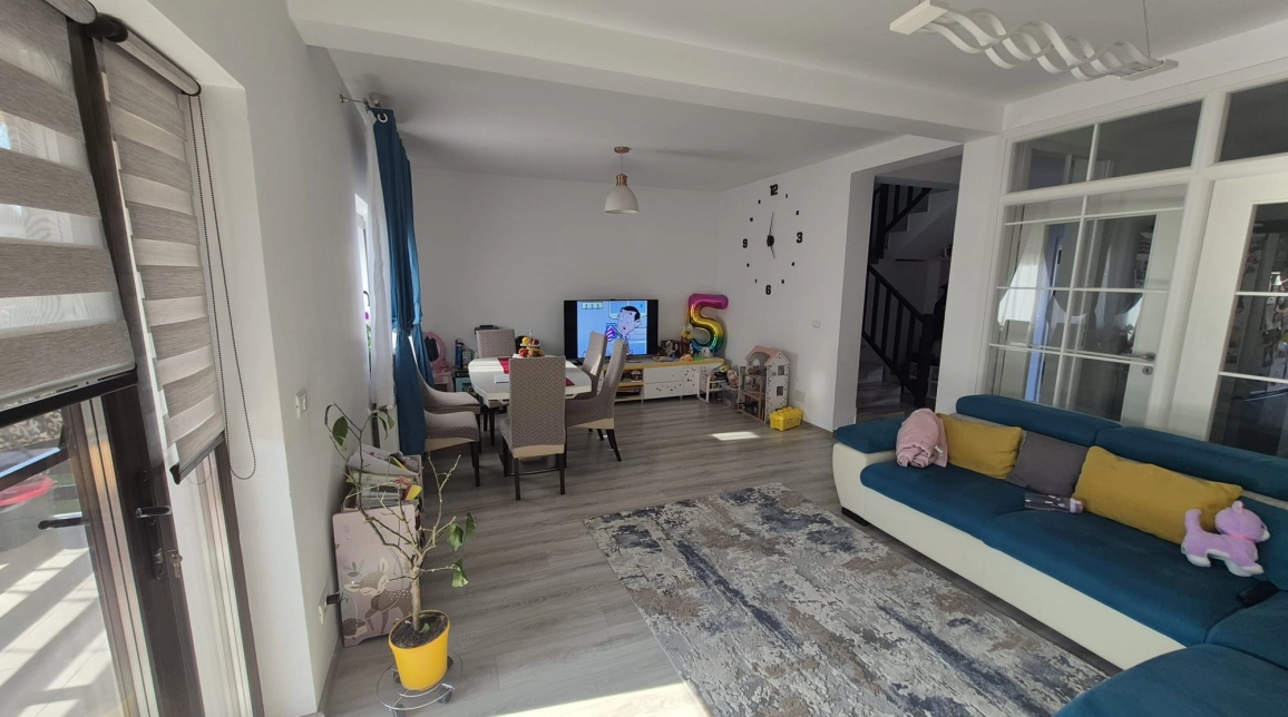Oferta De vanzare casa, 4 camere, 110 mp , Miroslava,  Transanapet imagine 1