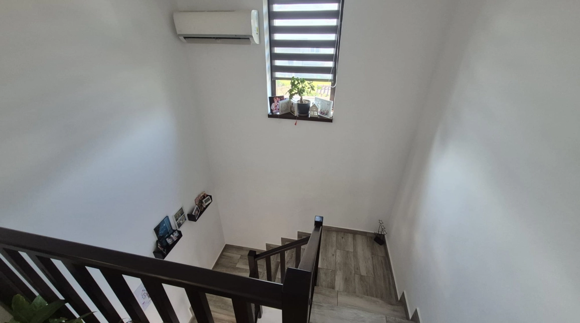 Oferta De vanzare casa, 4 camere, 110 mp , Miroslava,  Transanapet imagine 7