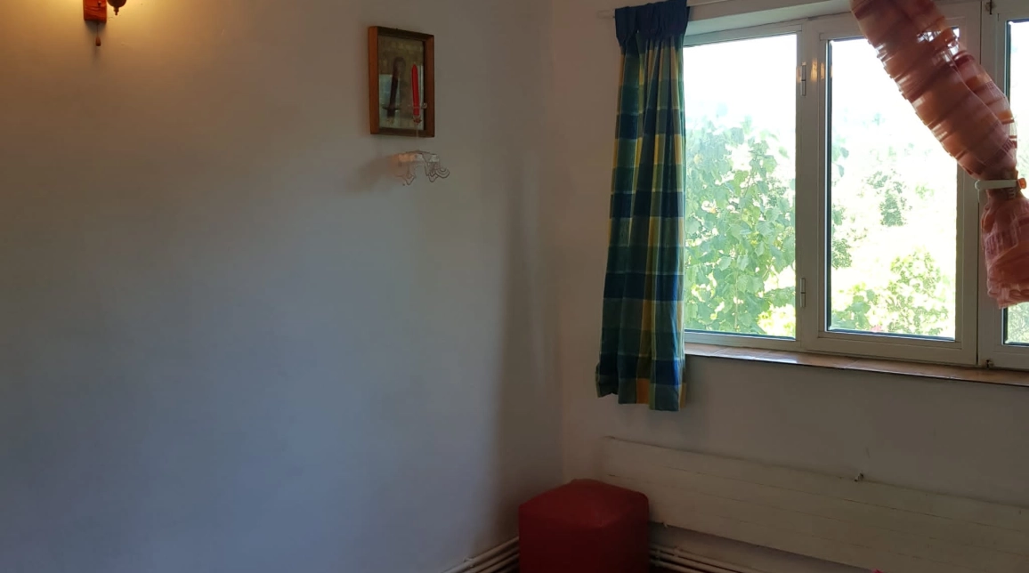 Oferta Casa de vanzare, 6 camere, 106 mp , Barnova,  dupa pensiunea Garofita imagine 4