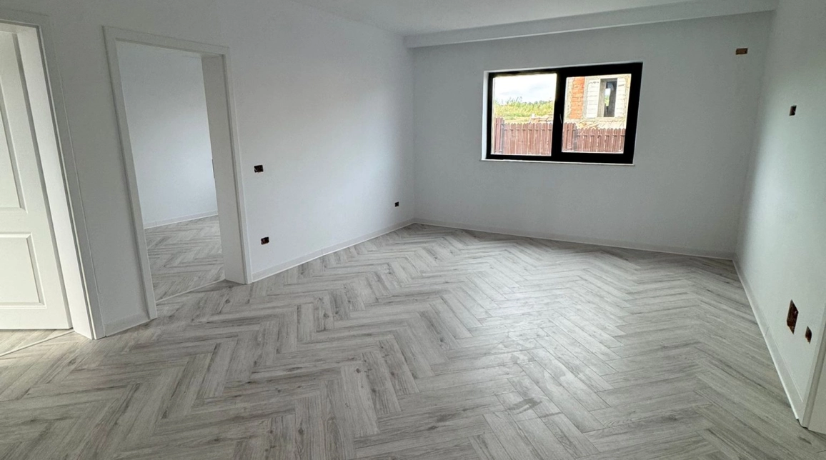 Oferta Miroslava casa 120 mp , 4 camere, de vanzare,  la 1,5m de Primaria  Miroslava imagine 9