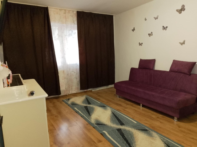 De vanzare apartament, 3 camere,  semidecomandat ,  54 mp , Dacia,  (Bicaz) 162177