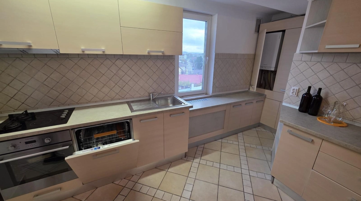 Oferta Apartament, 3 camere, decomandat, 114 mp , Centru, de vanzare,  In spate la Mitropolie imagine 7
