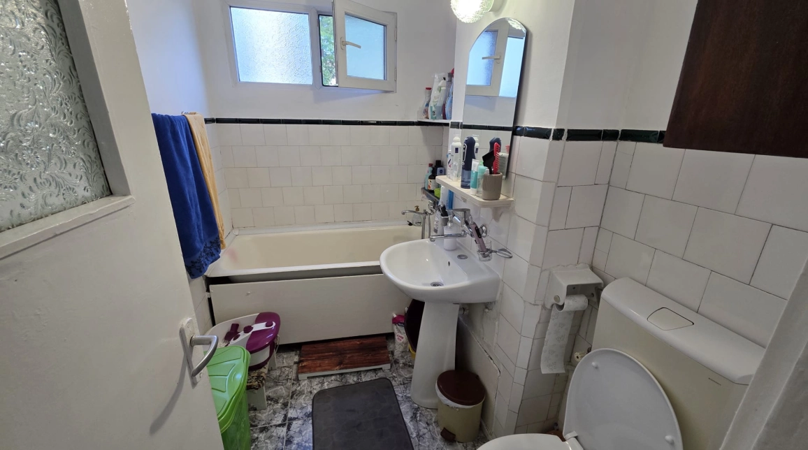 Oferta Apartament de vanzare, 2 camere, semidecomandat, 52 mp , Podu Ros,  Sensul Giratoriu Podu ros imagine 3
