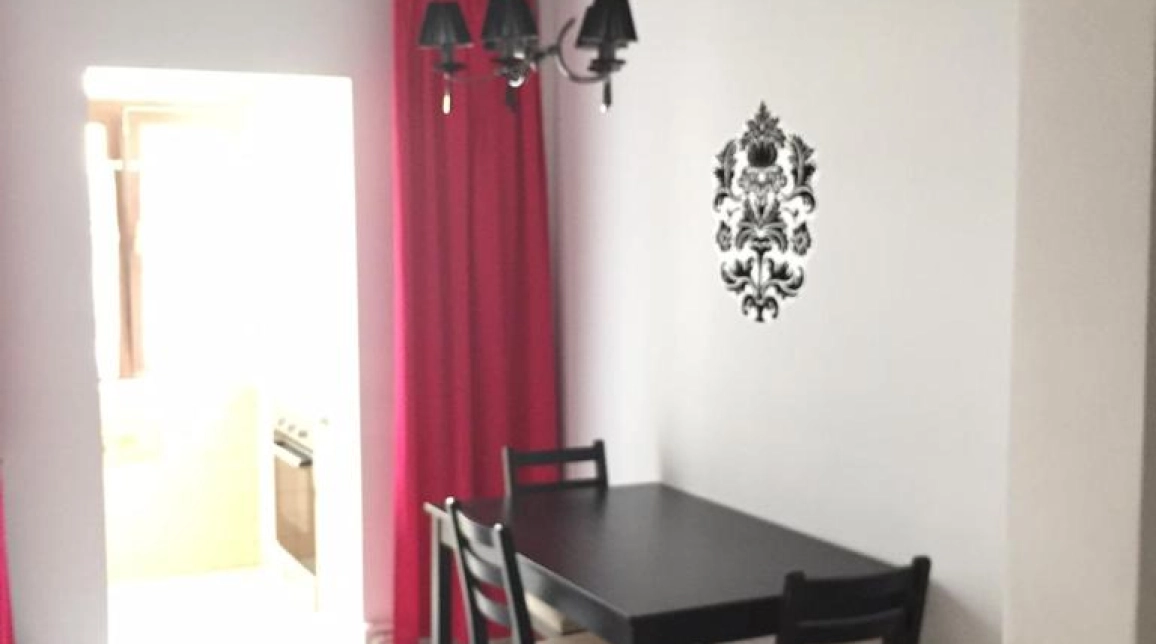 Oferta Central apartament 61 mp , 3 camere, decomandat, de vanzare,  PALAS MALL imagine 1
