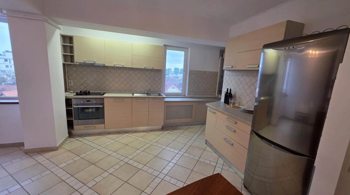 Oferta Apartament, 3 camere, decomandat, 114 mp , Centru, de vanzare,  In spate la Mitropolie imagine 6