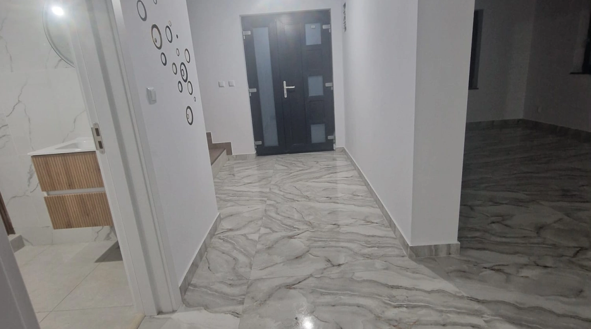 Oferta Casa, 4 camere, 118 mp , Miroslava, de vanzare,  Depozit TRANS Anapet imagine 2