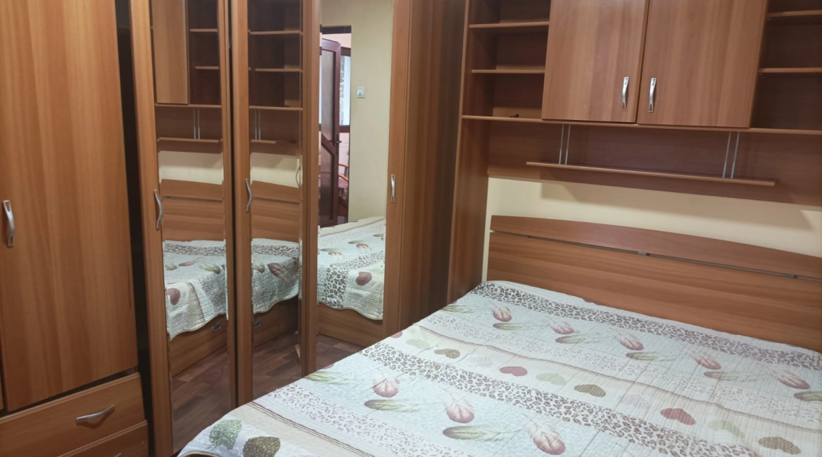 Oferta Apartament, 2 camere, decomandat, 46 mp , Alexandru cel Bun, de inchiriat,  Restaurant Rita imagine 1