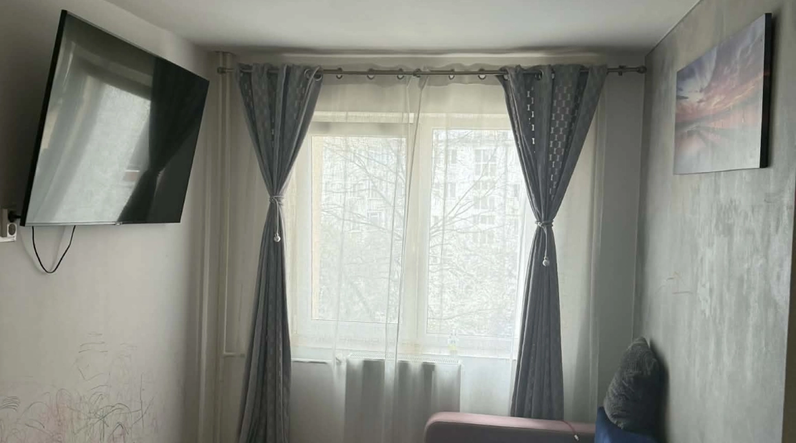 Oferta Apartament de vanzare, 3 camere, semidecomandat, 50 mp , Podu Ros,  Sensul Giratoriu imagine 1