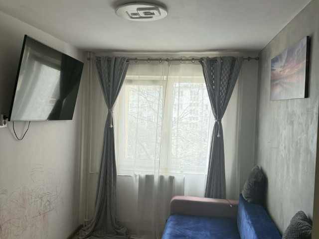 Apartament de vanzare, 3 camere,  semidecomandat ,  50 mp , Podu Ros,  (Sensul Giratoriu) 162090