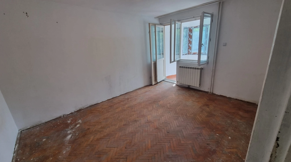 Oferta De vanzare apartament, 2 camere, decomandat, 52 mp , Podu Ros,  Piata Nicolina imagine 1