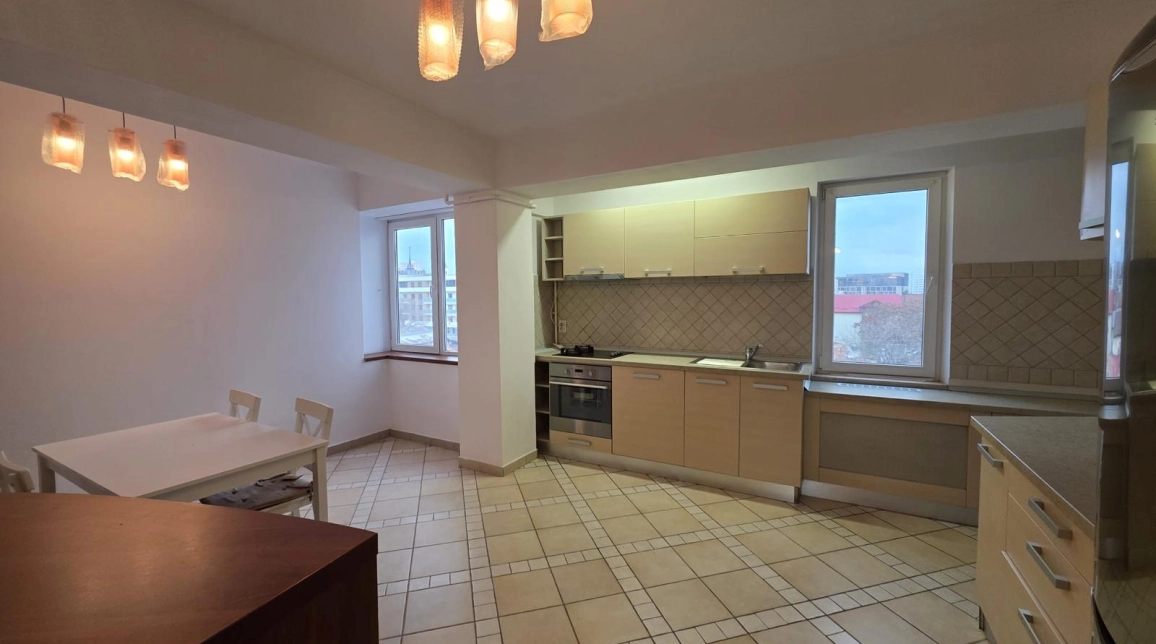 Oferta Apartament, 3 camere, decomandat, 114 mp , Centru, de vanzare,  In spate la Mitropolie imagine 1