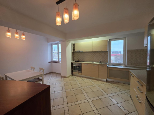 Apartament, 3 camere,  decomandat ,  114 mp , Centru, de vanzare,  (In spate la Mitropolie) 162501