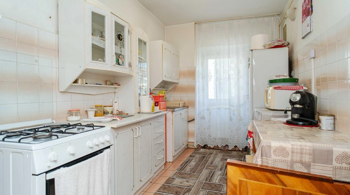 Oferta Apartament de vanzare, 3 camere, decomandat, 70 mp , Pacurari,  Alpha Bank imagine 1
