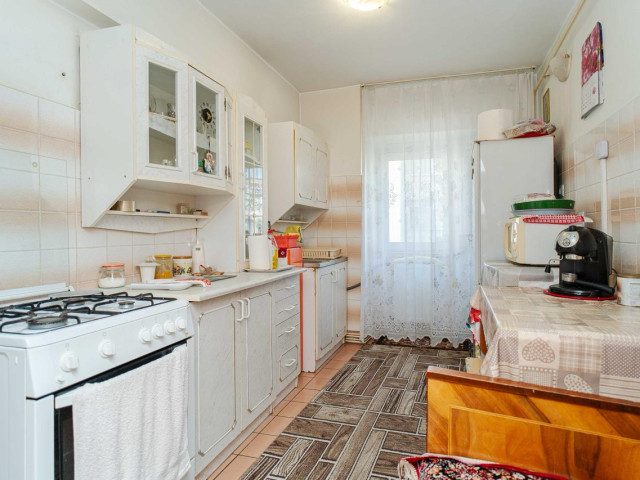 Apartament de vanzare, 3 camere,  decomandat ,  70 mp , Pacurari,  (Alpha Bank) 162990
