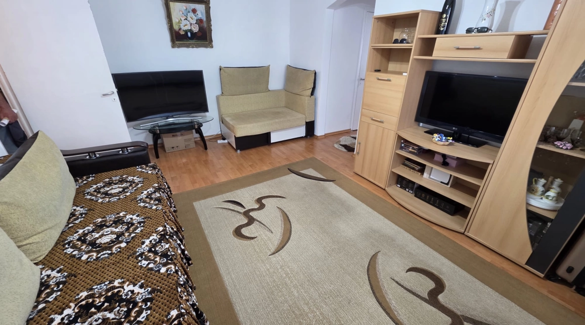 Oferta Apartament de vanzare, 2 camere, semidecomandat, 52 mp , Podu Ros,  Sensul Giratoriu Podu ros imagine 1