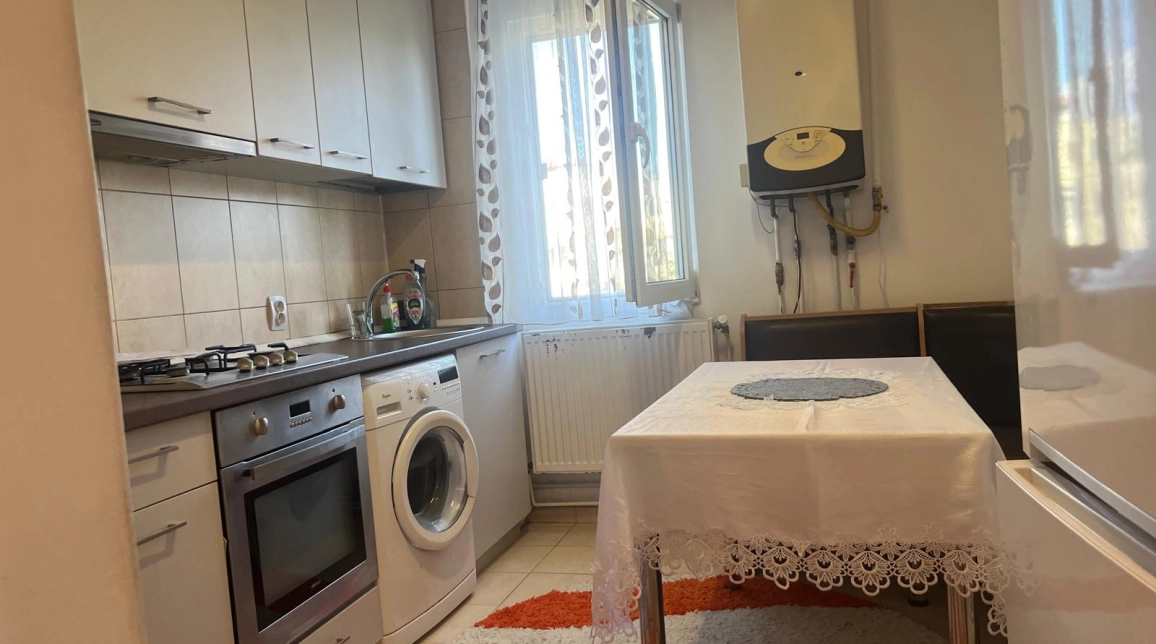 Oferta Apartament de vanzare, 2 camere, semidecomandat, 53 mp , Podu Ros,  Magazinul Tesko imagine 1