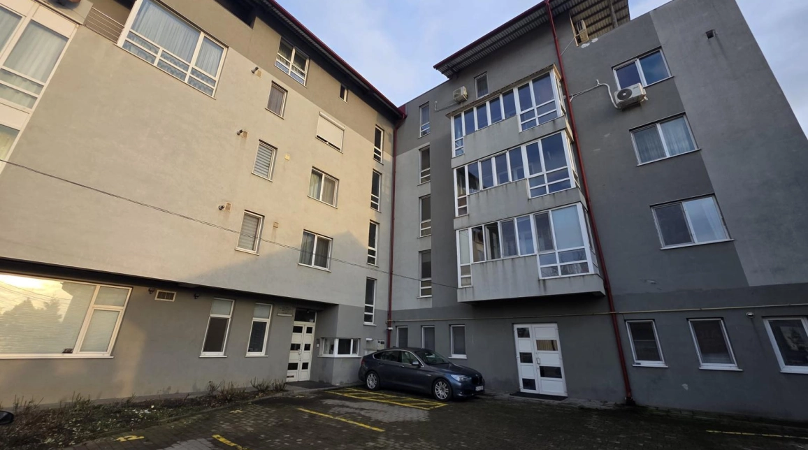 Oferta Apartament, 3 camere, decomandat, 114 mp , Centru, de vanzare,  In spate la Mitropolie imagine 3