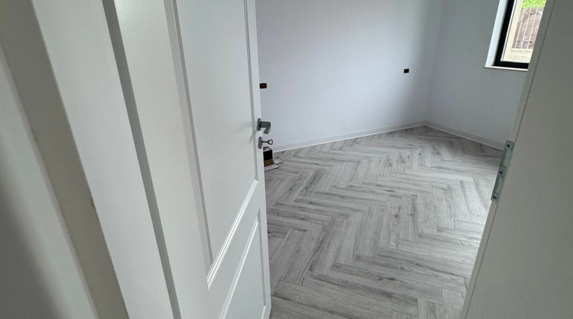 Oferta Miroslava casa 120 mp , 4 camere, de vanzare,  la 1,5m de Primaria  Miroslava imagine 4