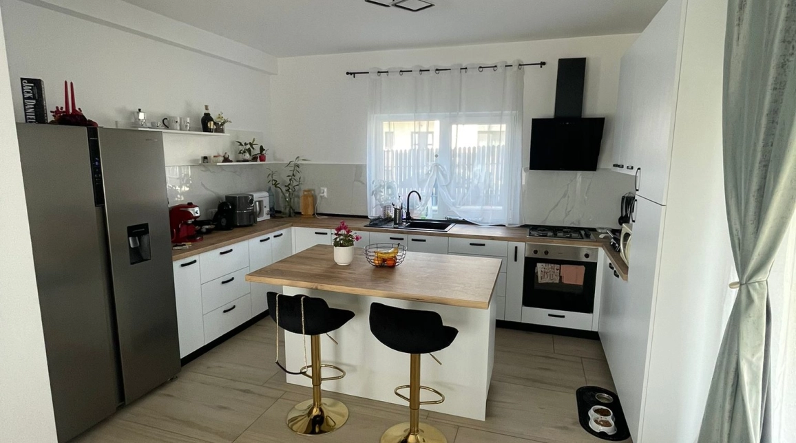 Oferta Casa de vanzare, 4 camere, 120 mp , Miroslava,  dupa Alin automobile imagine 7