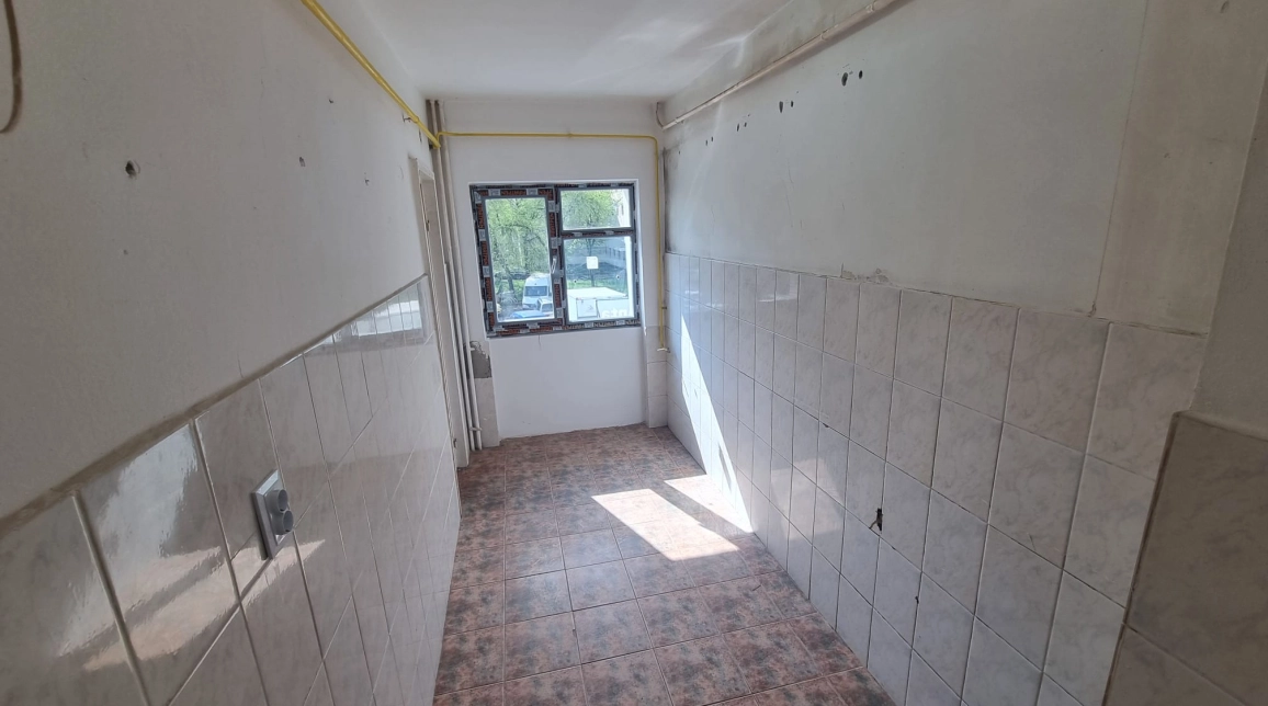 Oferta De vanzare apartament, 2 camere, decomandat, 52 mp , Podu Ros,  Piata Nicolina imagine 2