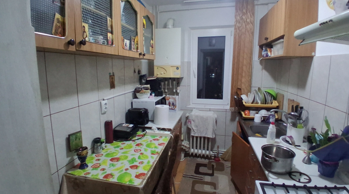 Oferta Pacurari apartament 56 mp , 3 camere, semidecomandat, de vanzare,  ALPHA BANK imagine 1