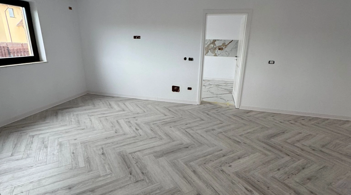 Oferta Miroslava casa 120 mp , 4 camere, de vanzare,  la 1,5m de Primaria  Miroslava imagine 2
