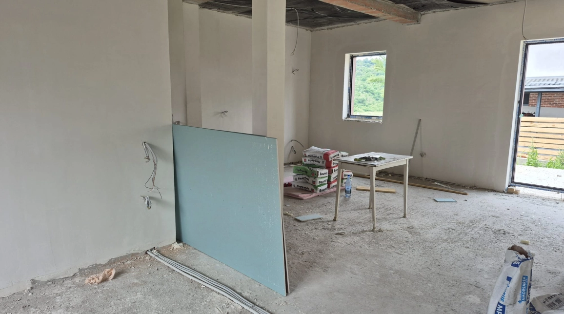 Oferta 4 camere, 200 mp , de vanzare casa in zona Valea Adanca,   5 Drumuri - Iezareni imagine 4