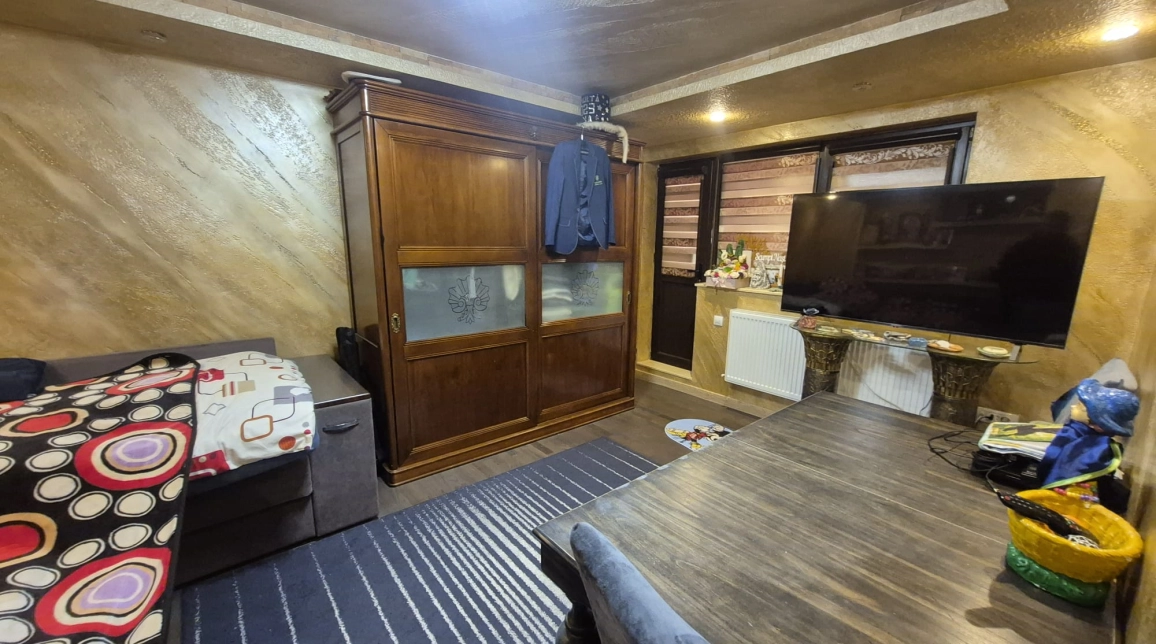 Oferta Apartament de vanzare, 2 camere, semidecomandat, 48 mp , Valea Lupului,  Antibiotice imagine 1