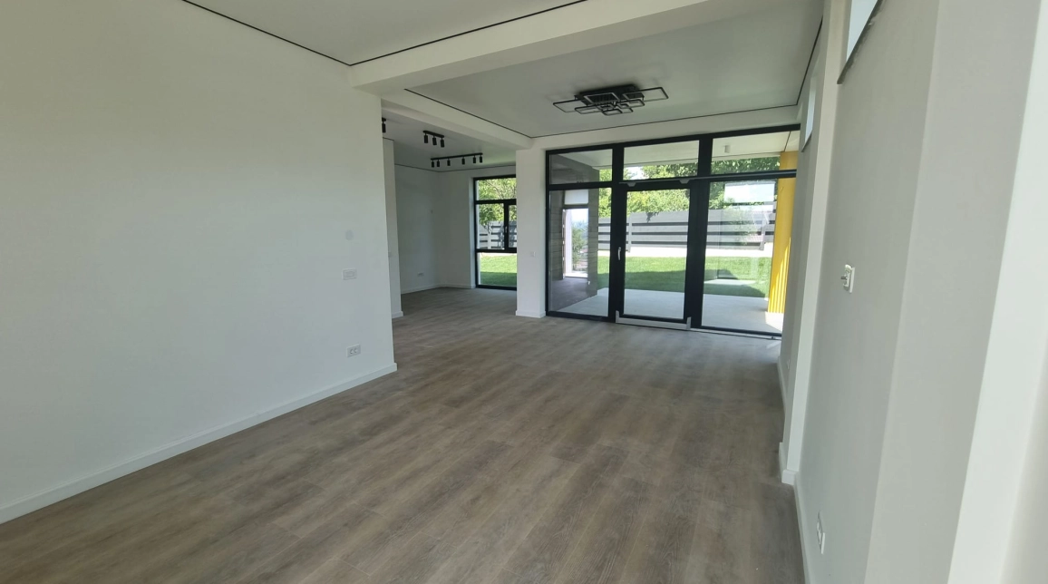 Oferta De vanzare casa, 4 camere, 106 mp , Visani,  TLT Visan imagine 1