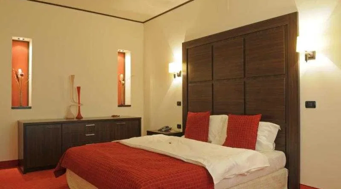 Oferta Tudor Vladimirescu apartament 67 mp , 3 camere, decomandat, de inchiriat,  Bucsinescu imagine 1