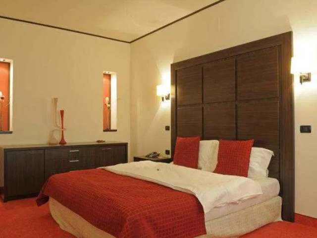 Tudor Vladimirescu apartament  67 mp , 3 camere,  decomandat , de inchiriat,  (Bucsinescu) 162954