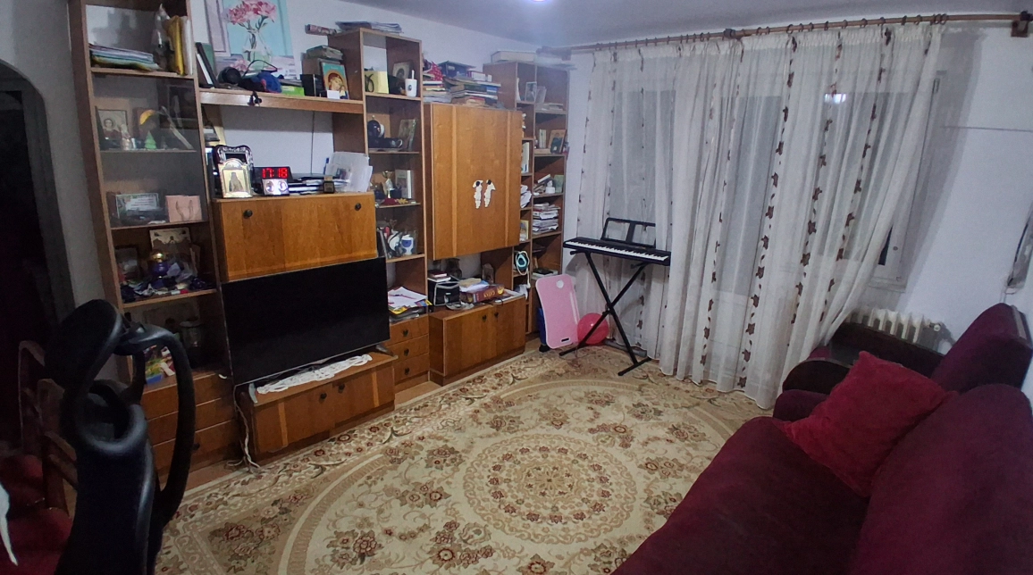 Oferta Pacurari apartament 56 mp , 3 camere, semidecomandat, de vanzare,  ALPHA BANK imagine 3