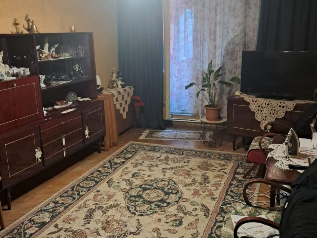 De vanzare apartament, 3 camere,  decomandat ,  72 mp , Gara,  (STRAP. SILVESTRU) 161832
