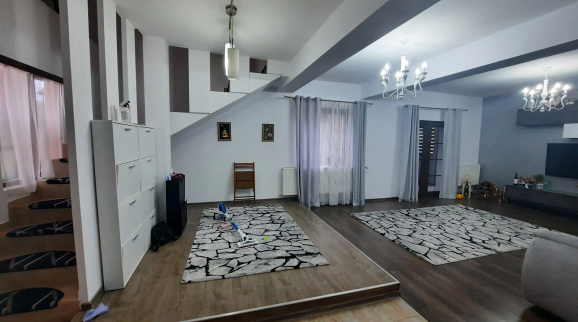 Oferta Miroslava casa 180 mp , 5 camere, de vanzare,  Centru imagine 12