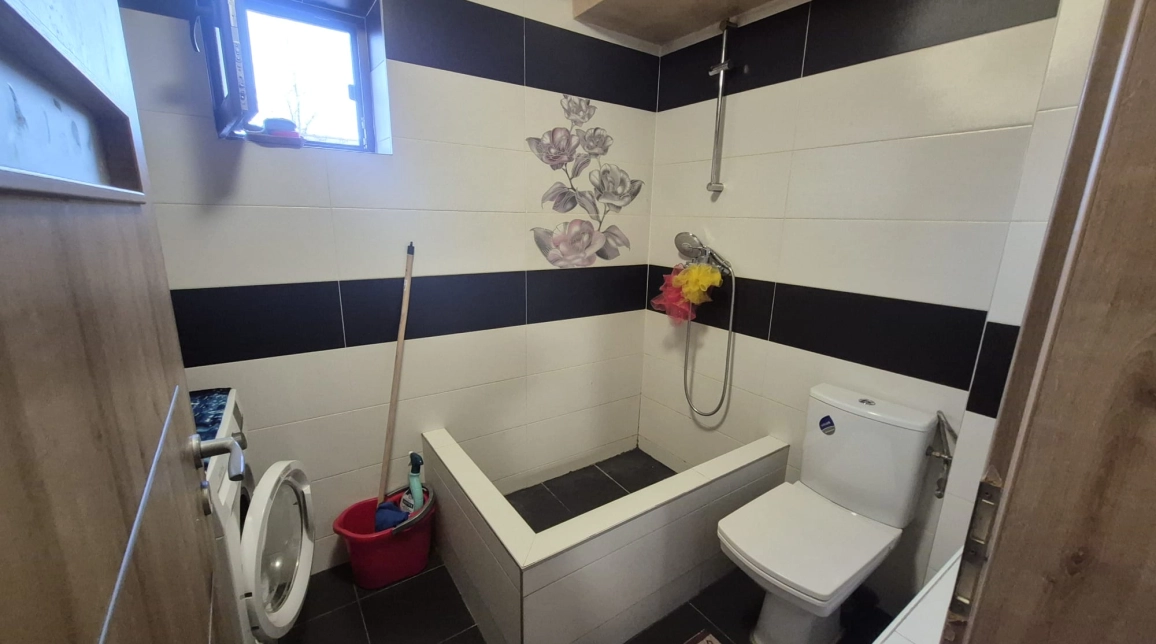 Oferta Apartament de vanzare, 2 camere, semidecomandat, 48 mp , Valea Lupului,  Antibiotice imagine 7